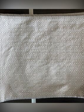 Textured Grey Diamond Woven Placemats